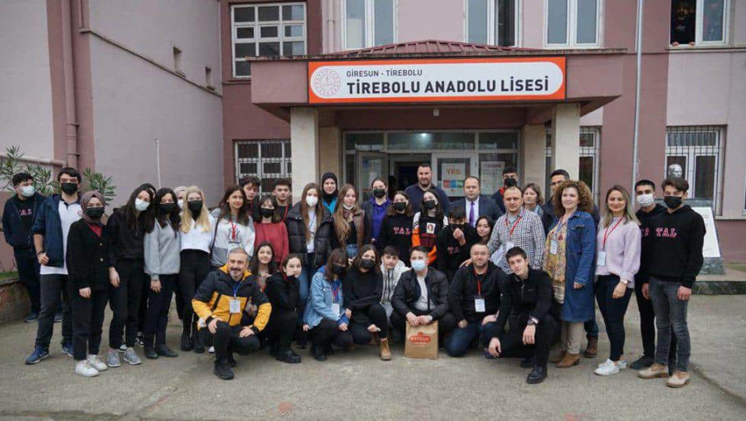 Tirebolu Anadolu Lisesi, LIVE Projesi Kapsamında İlk Misafirlerini Ağırladı.